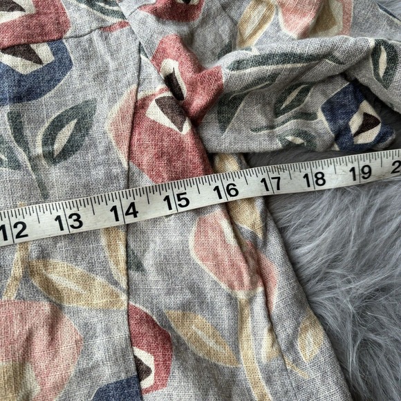 OLIVE DES OLIVE Blouse Top Sz S 1/2 Sleeve Collared Beige Floral Button Up Work - Picture 7 of 10